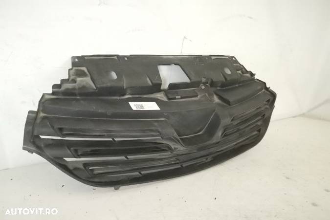 Grila Centrala Radiator Originala In Stare Buna Renault Trafic 3 2014 - 2