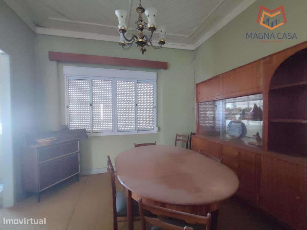 Moradia em Propriedade Total com 3 apartamentos T3, + 1 apartamento...-47