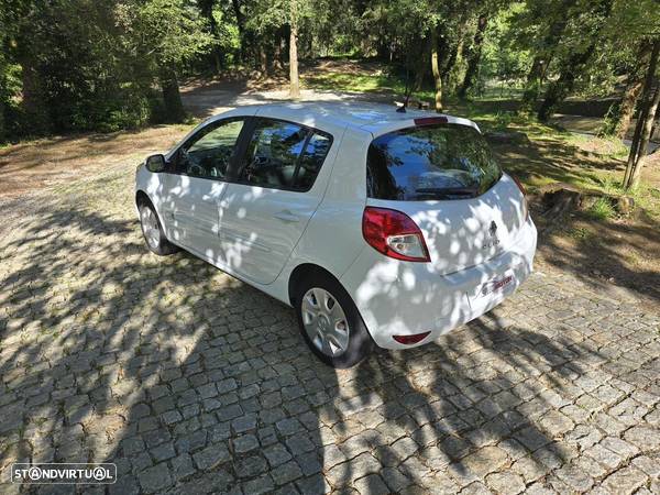 Renault Clio 1.2 16V 75 Collection - 6