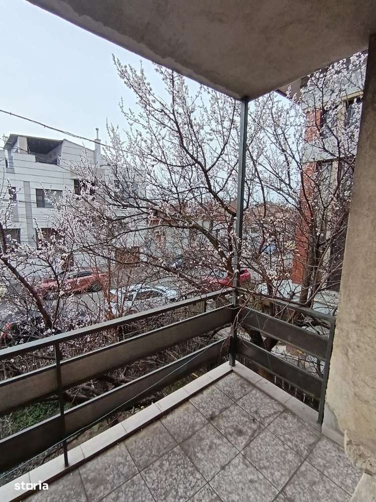 Apartament 3 camere, etaj 1, str. Praga-4