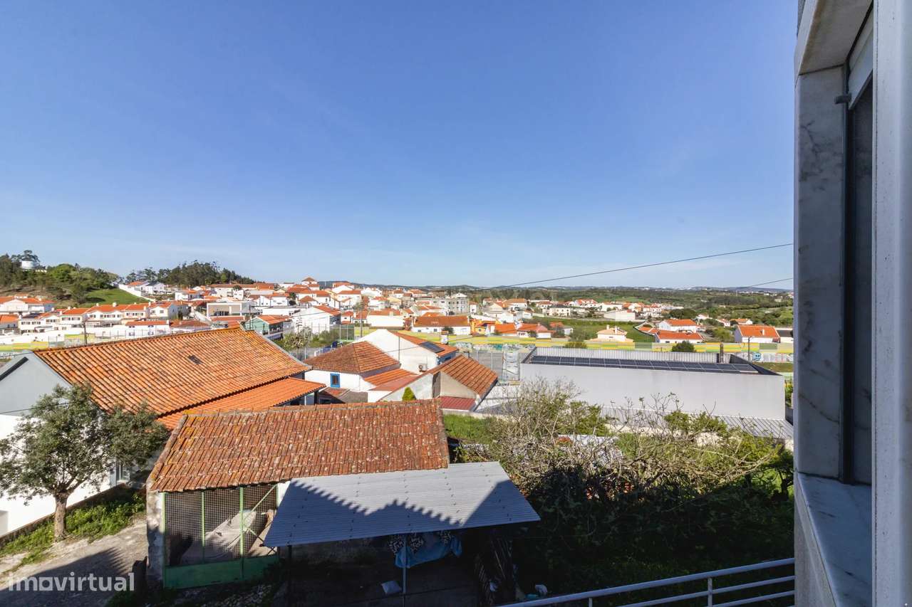 Moradia Geminada T2 em Condomínio Fechado-25