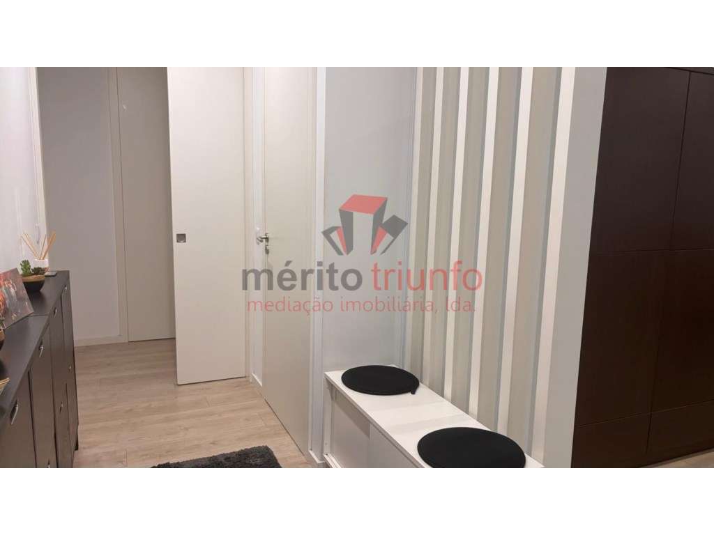 Excelente Apartamento c/ 3 Suites no Centro de Famalicão-8