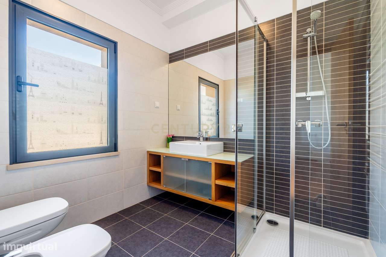 Moradia Unifamiliar de Prestígio | Guia – Albufeira | T4 | Piscina | J-26