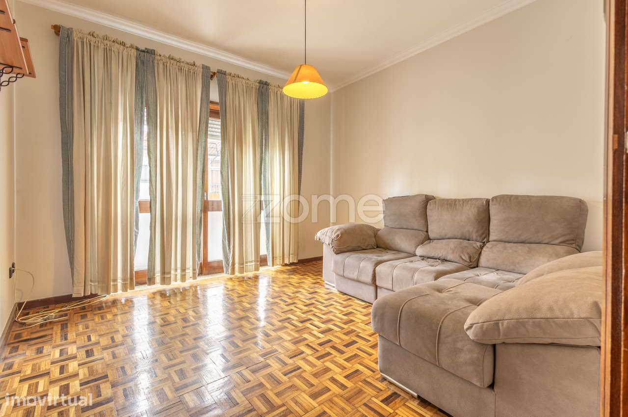 Moradia Geminada Mobilada T4 + 1 em Rio Tinto Junto ao Metro - Grande imagem: 5/46