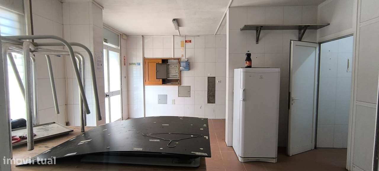 Espaço Comercial 250 m² | Ramada, Odivelas-15