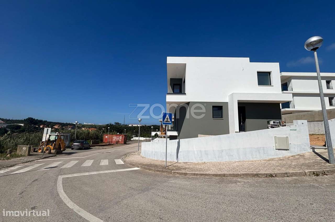 Moradia Nova - A Poucos Minutos da Praia - Grande imagem: 3/53
