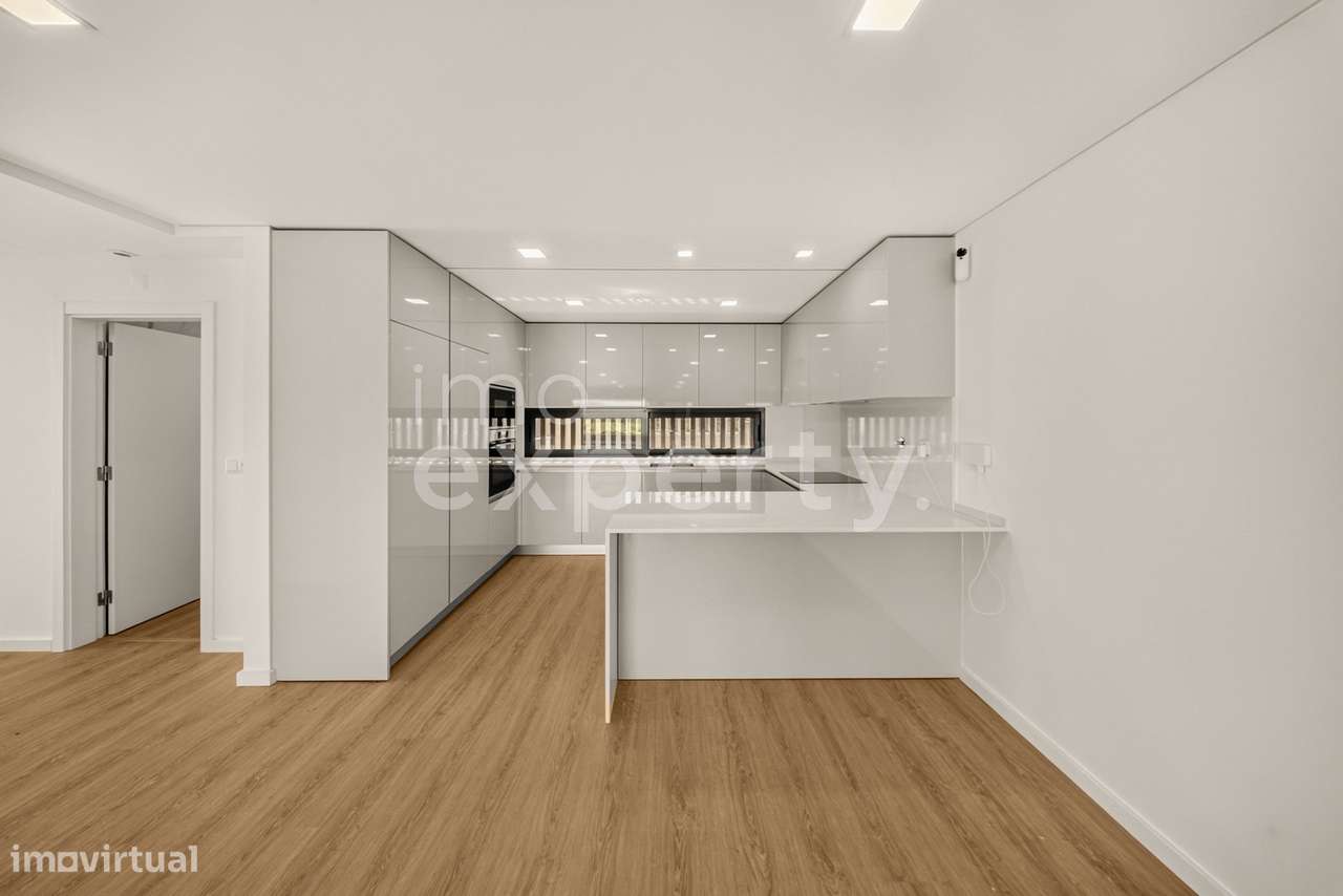 Moradia T5 de Luxo com piscina na Mealhada, Loures-28