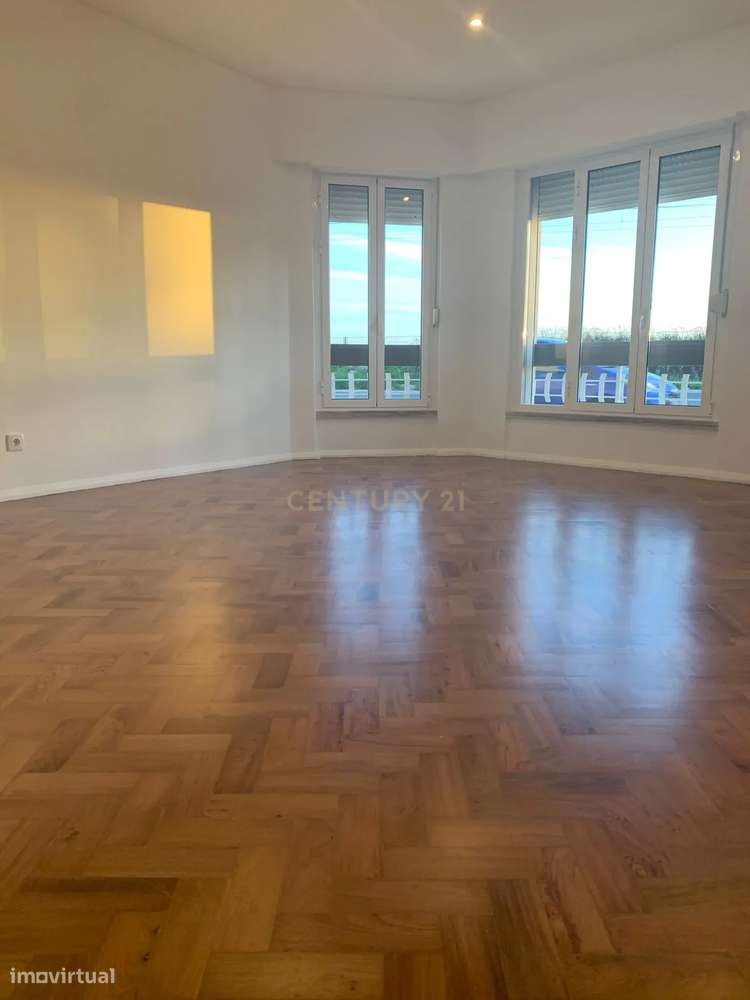 Apartamento T3 - Cruz Quebrada - Grande imagem: 1/20