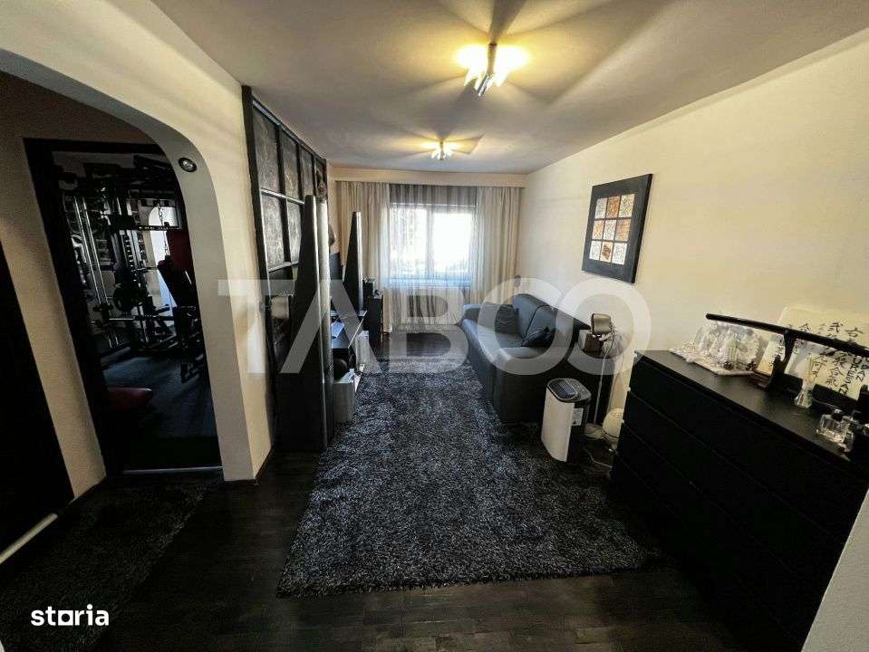 Apartament 3 camere si terasa inchisa de vanzare in cartierul Manastur - Imagine principală: 2/9