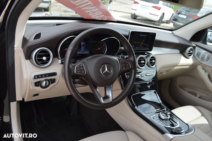 Mercedes-Benz GLC 300 4Matic 9G-TRONIC Exclusive - 17