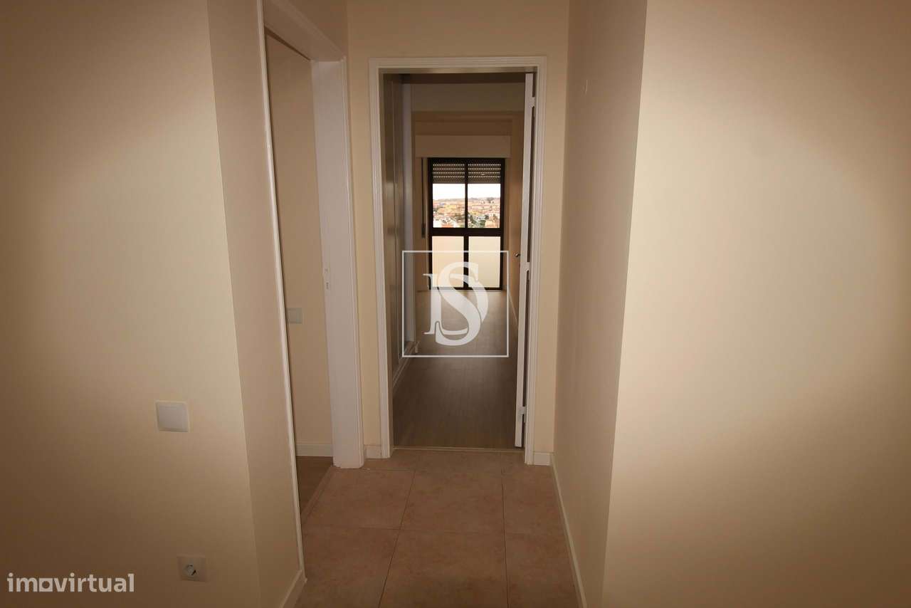 Apartamento T2 na Tapada das Mercês - Grande imagem: 4/23