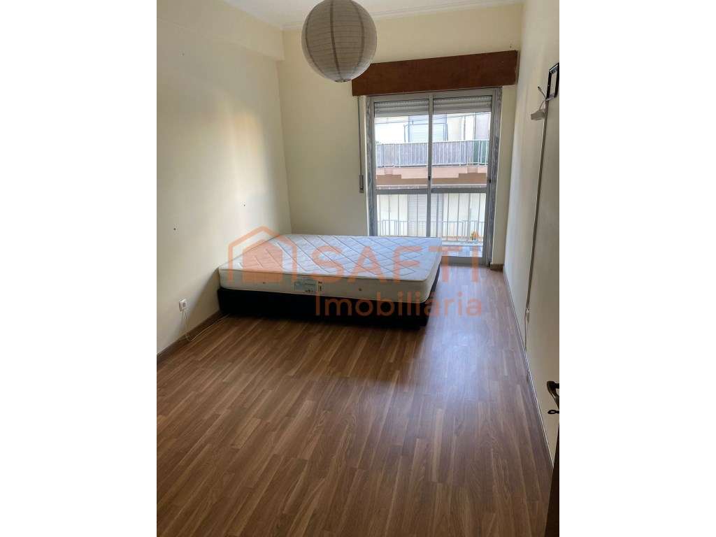 Apartamento T3 para Arrendar na Rua Alves Redol - Grande imagem: 3/21