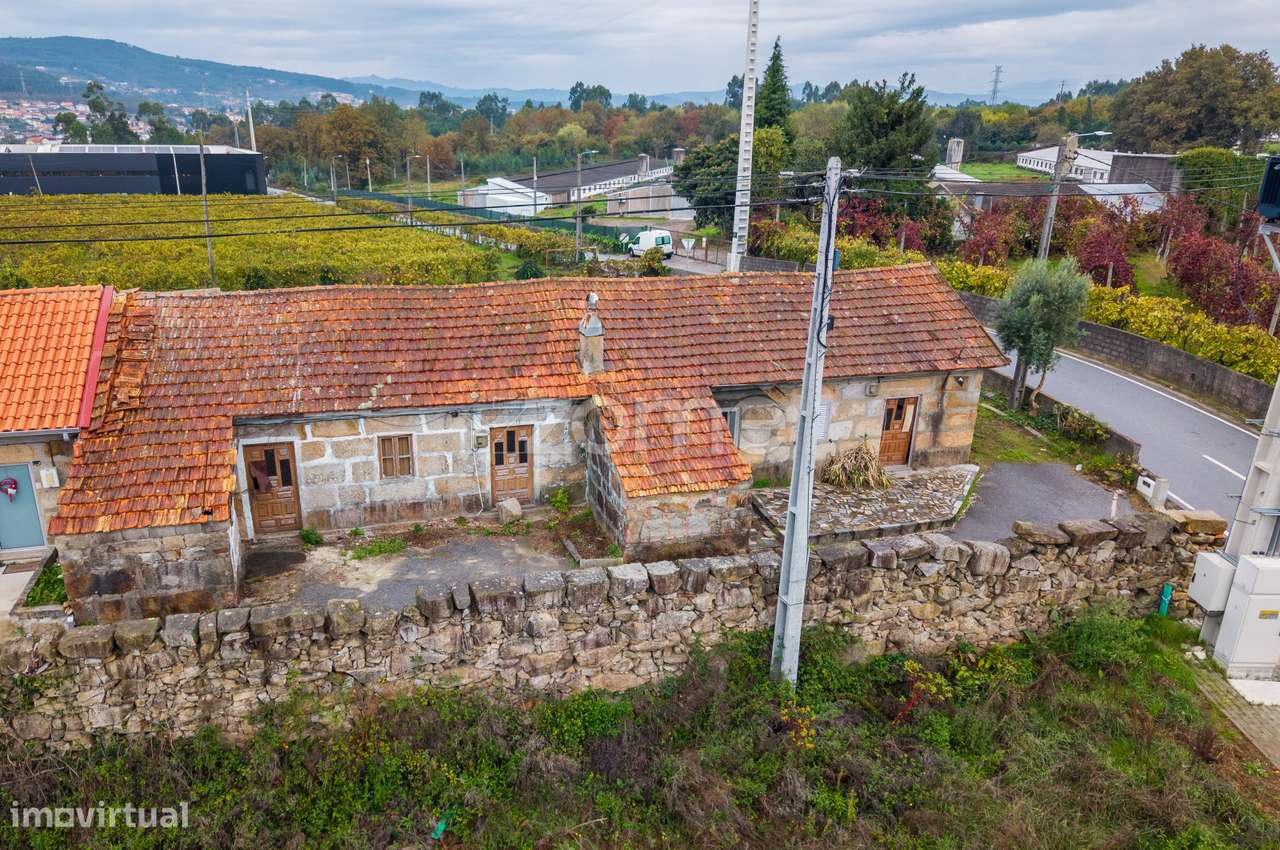 Moradia Térrea T2 com Projeto Aprovado e Espaço Exterior Generoso - Grande imagem: 2/15