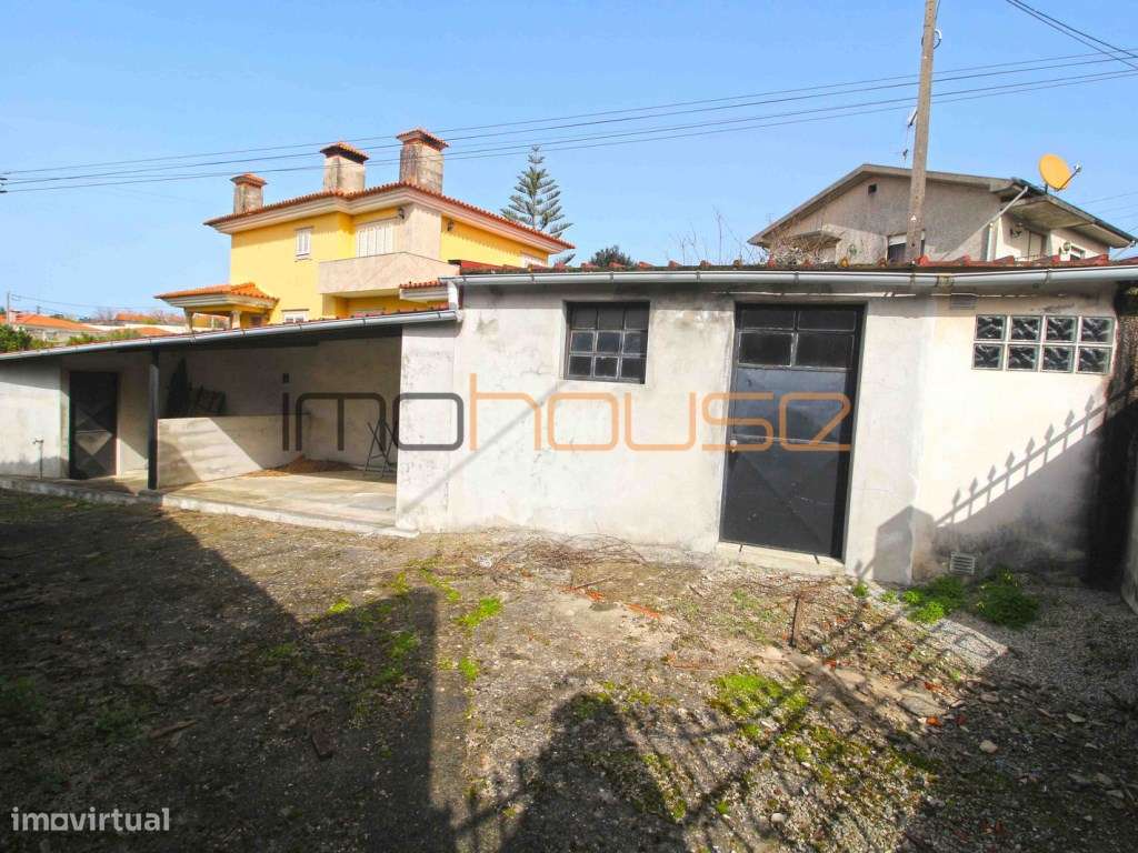 Casa térrea para restaurar em São João de Ver - Grande imagem: 3/16