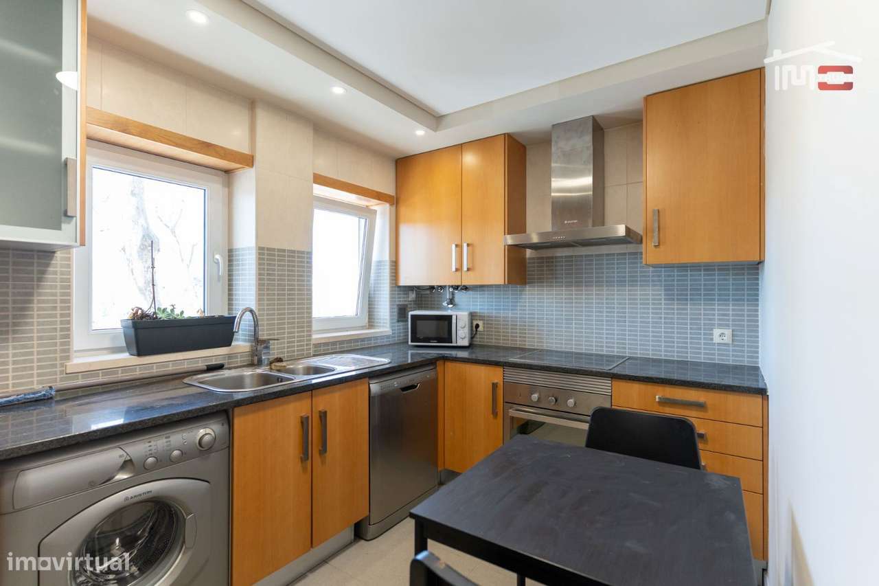 APARTAMENTO T1 MOBILADO COM GARAGEM E ELEVADOR ROTUNDA NORTE FATIMA - Grande imagem: 4/10