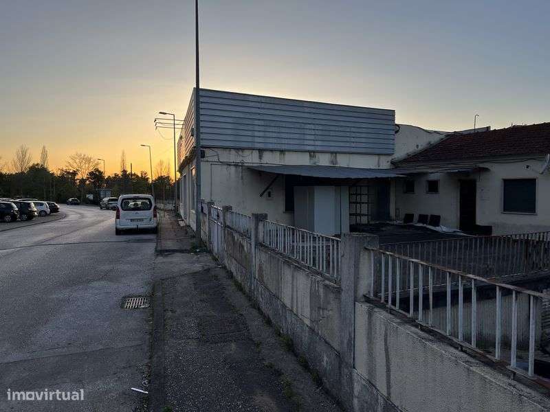 Armazem, casa e terreno - Grande imagem: 4/4