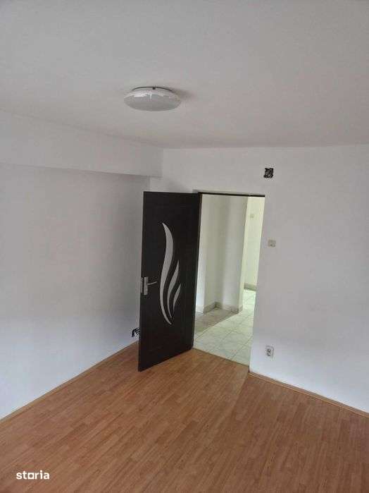 Apartament 3 camere,decomandat in Cetate, zona Mercur, et.3-7