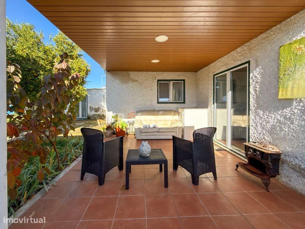 Moradia T2 com hipótese de ser convertida em T3, situado na Praia d... - Grande imagem: 1/50