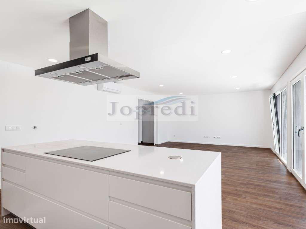 Moradia Geminada T4 nova-6