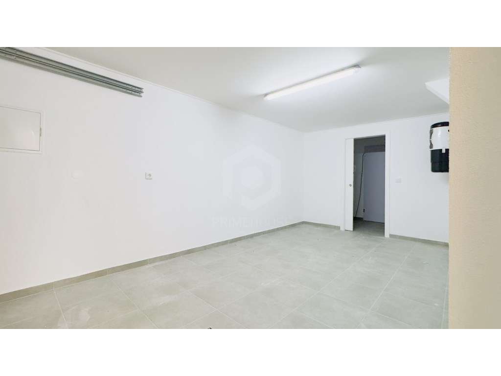 Moradia T4 com piscina - Quintinhas-44