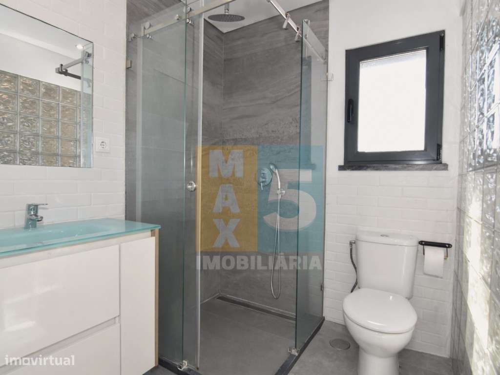 Moradia com 2 terraços em zona calma - Montijo-24