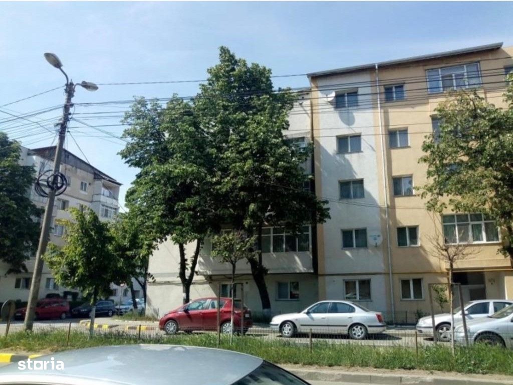 Apartament 3 camere central decomandat, str. Imparat Traian, Botosani