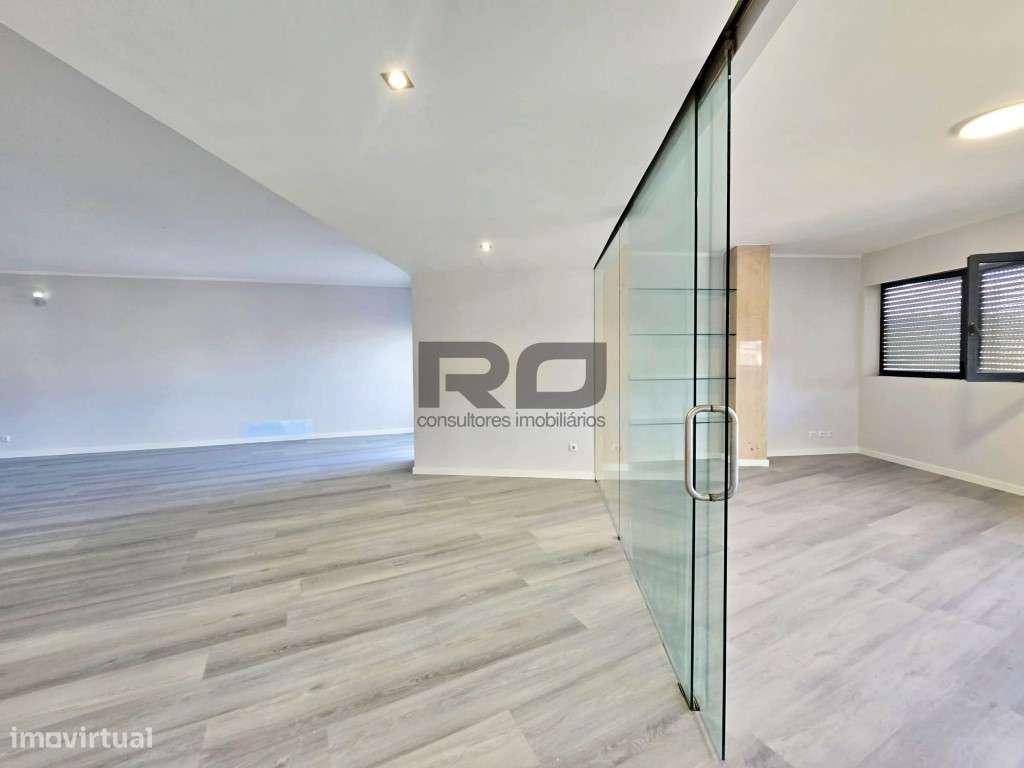 Apartamento T4 totalmente renovado - Grande imagem: 5/28