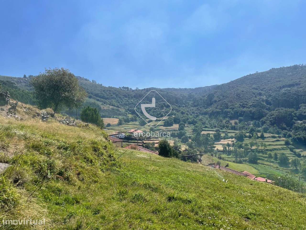 Propriedade com moradia recuperar, 4.700m2 de terreno, vistas excelent-18