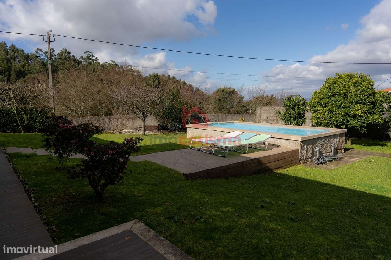 Moradia Térrea T2+1 Semi Nova com Piscina em Roriz, Santo Tirso - Grande imagem: 4/34