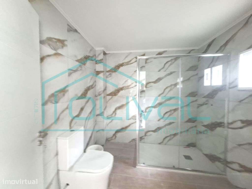 Moradia T3 totalmente remodelada no centro de Salvaterra de Magos-22