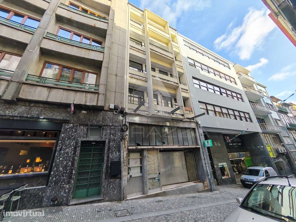 Apartamento T2 Duplex aos Aliados - Porto-8