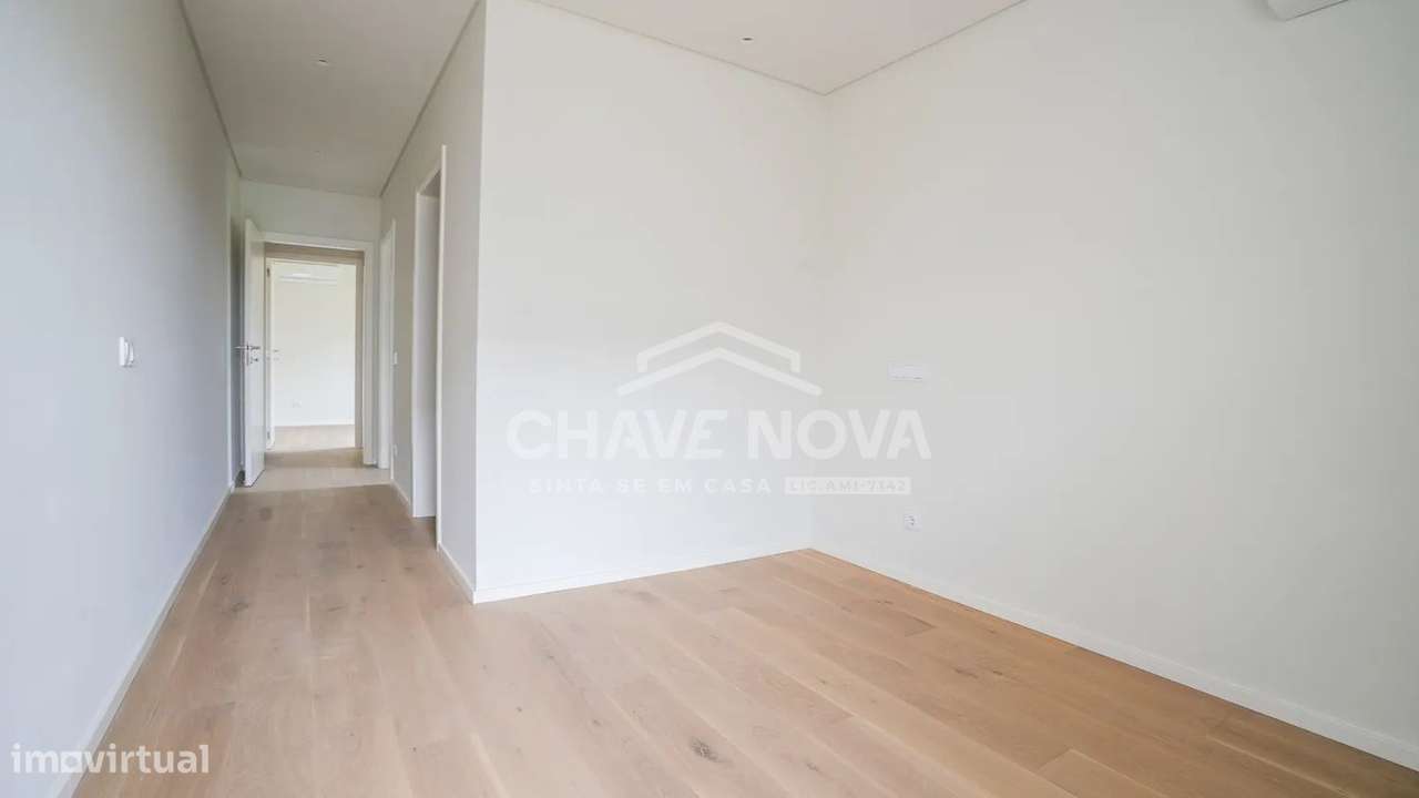 T2 NOVO com varanda e garagem  em Canidelo-12