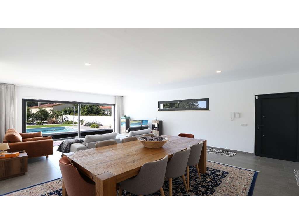 Moradia T4 Contemporânea com Piscina, Jardim e Excelente Localizaçã...-15