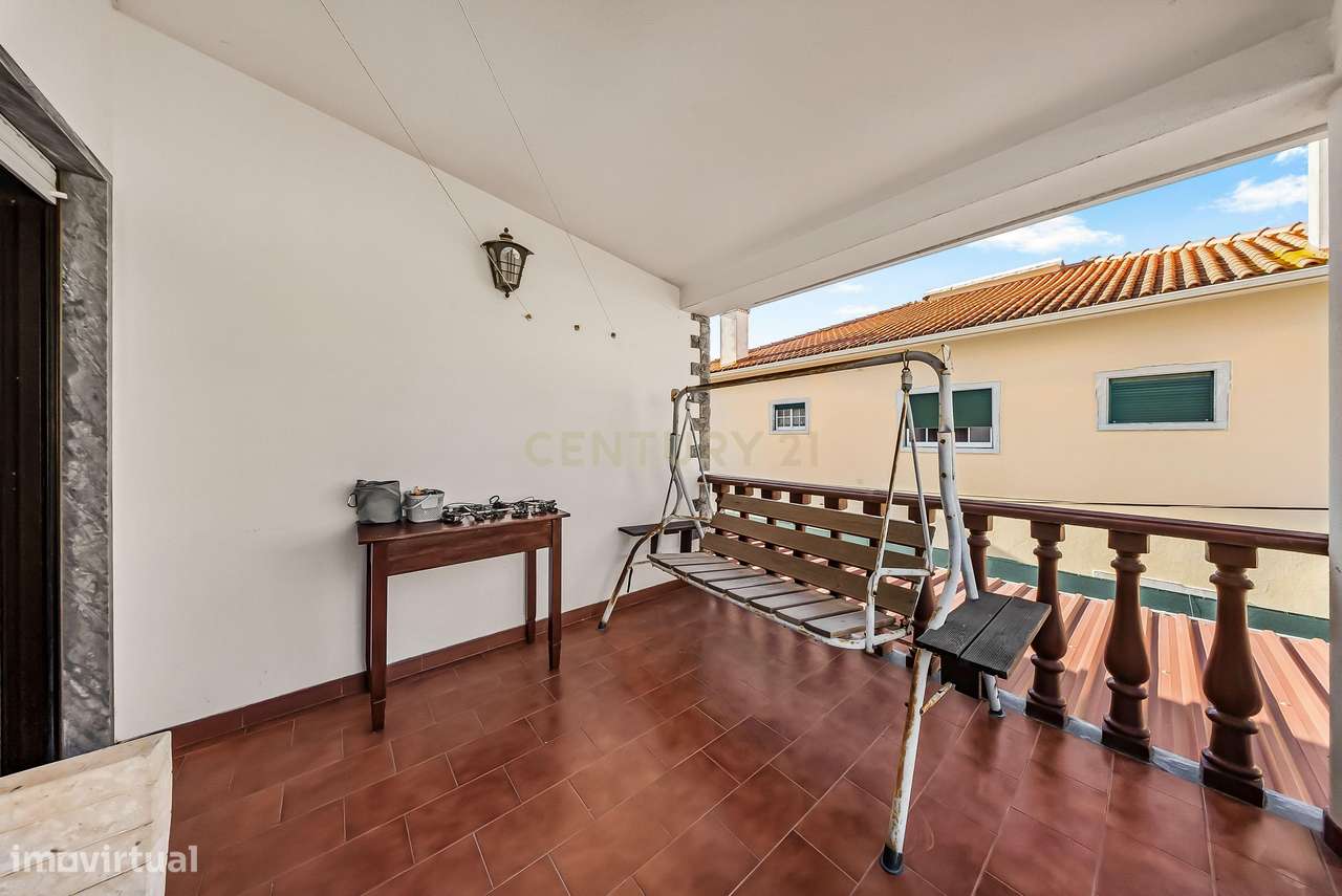 Moradia Geminada T3 com excelentes áreas, terreno e localização privil-28