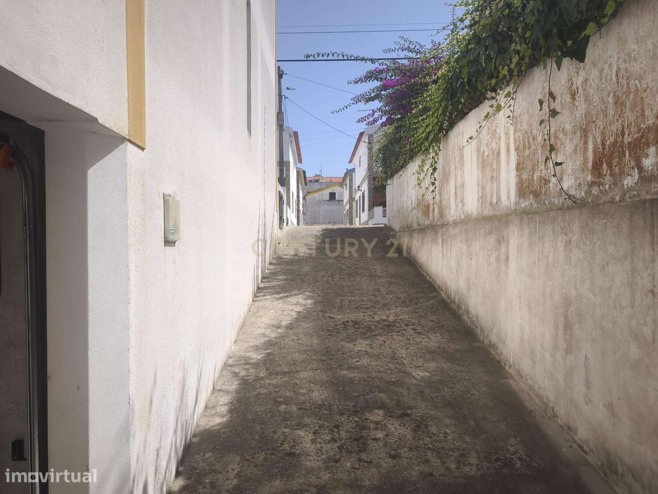 Moradia T3+2 com Terraço, Churrasqueira e Box para 3 Carros – Consolaç-28