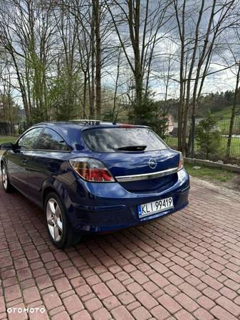 Opel Astra III GTC 1.6 Enjoy - 4