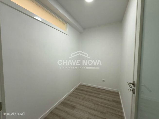 T2+1 Renovado c/ Garagem Box em Valadares-17