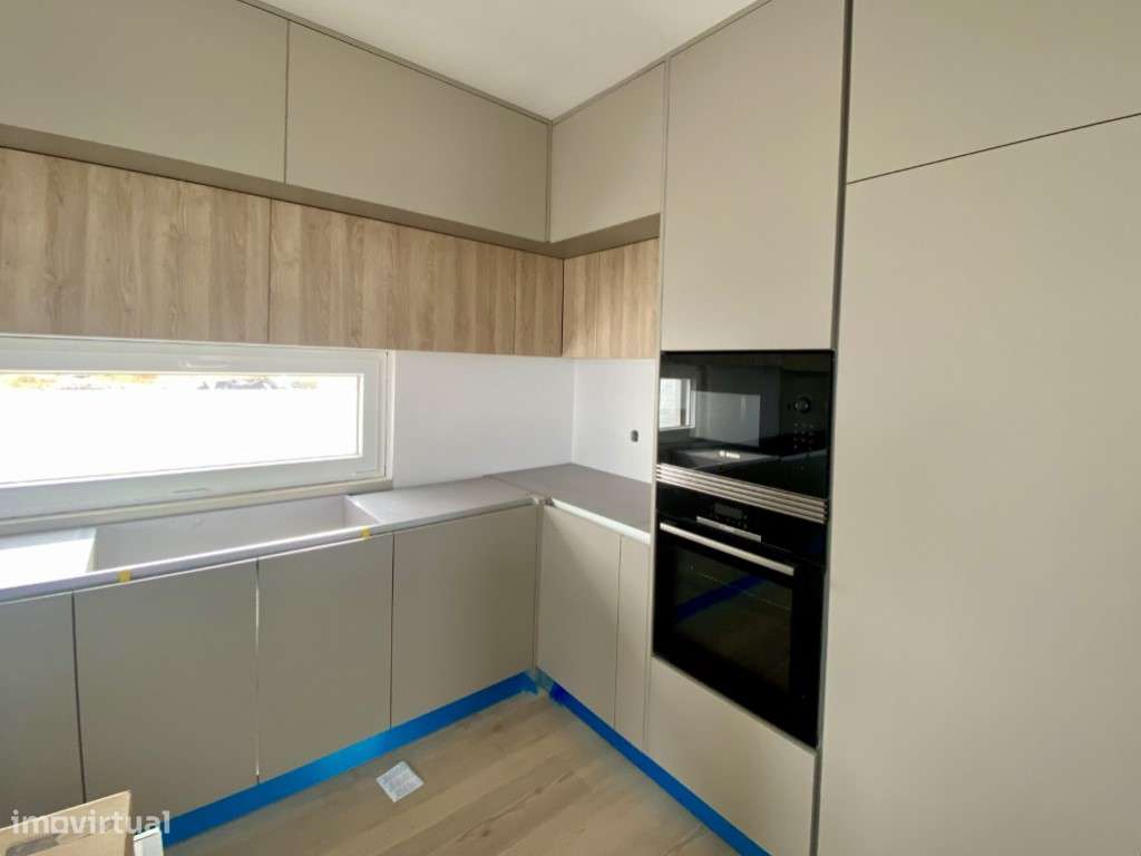 Moradia Térrea T3 a venda com 2 suites, Piscina em Urbanização - Grande imagem: 5/22