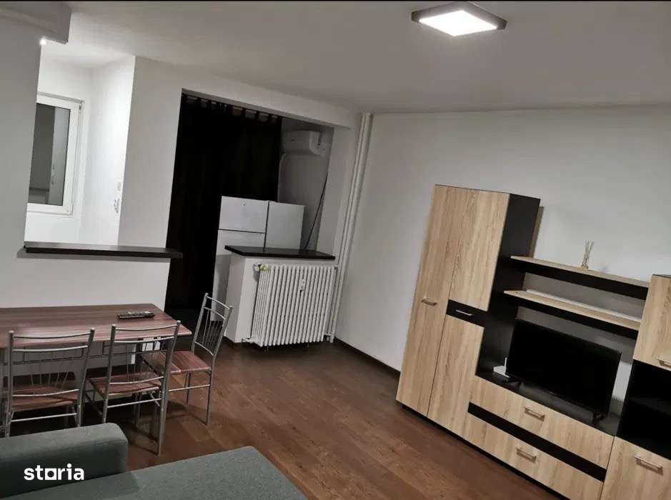 Garsoniera cu balcon și lift în Sectorul 3 - Imagine principală: 4/4