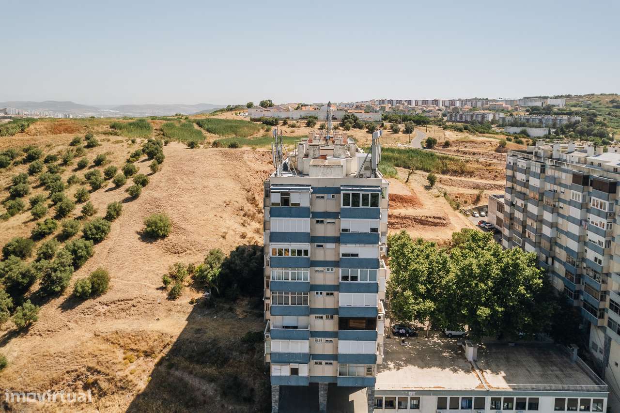 Apartamento T3 Totalmente Remodelado em Santa Clara | Varanda-21