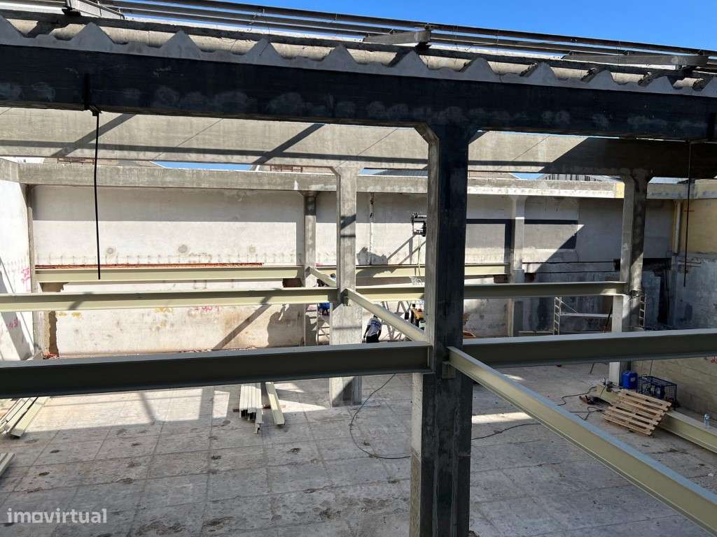 Fração de prédio urbano em Sacavém - Grande imagem: 5/19