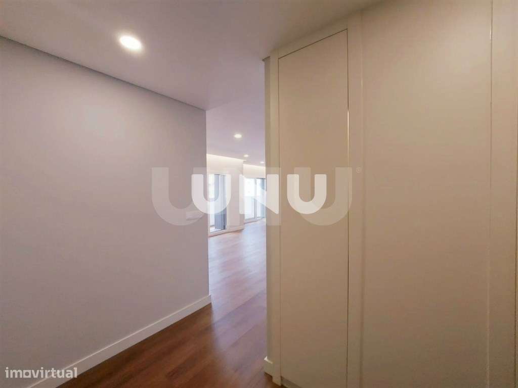 Apartamento T4 - Local de Prestígio e Centralidade na Cidade de Viseu - Grande imagem: 4/21