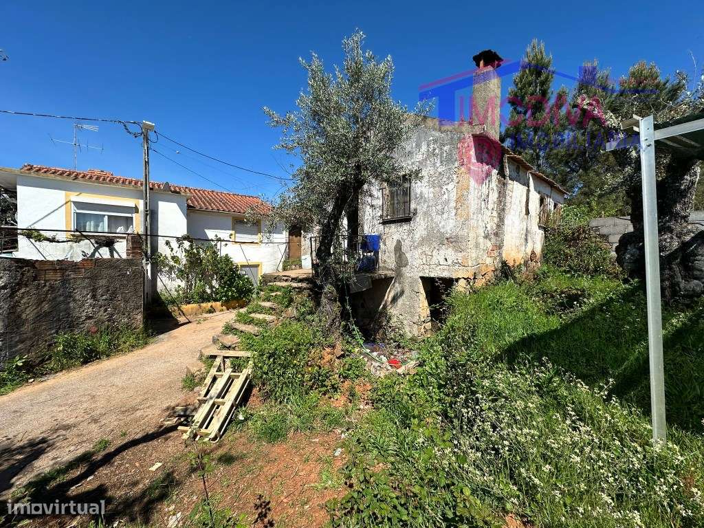 Casa de campo com água e luz, para reconstruir - Grande imagem: 5/33