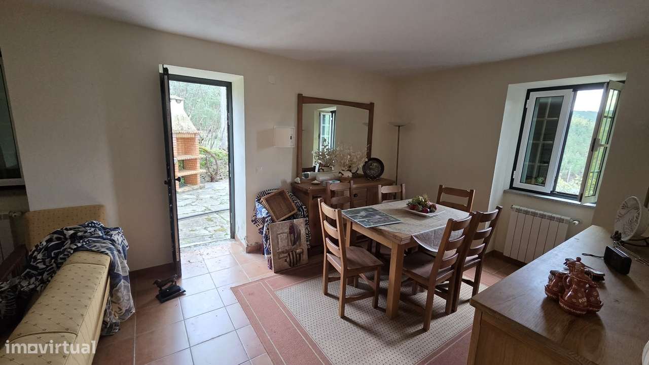 Moradia em terreno com vista para montanha - Grande imagem: 3/33