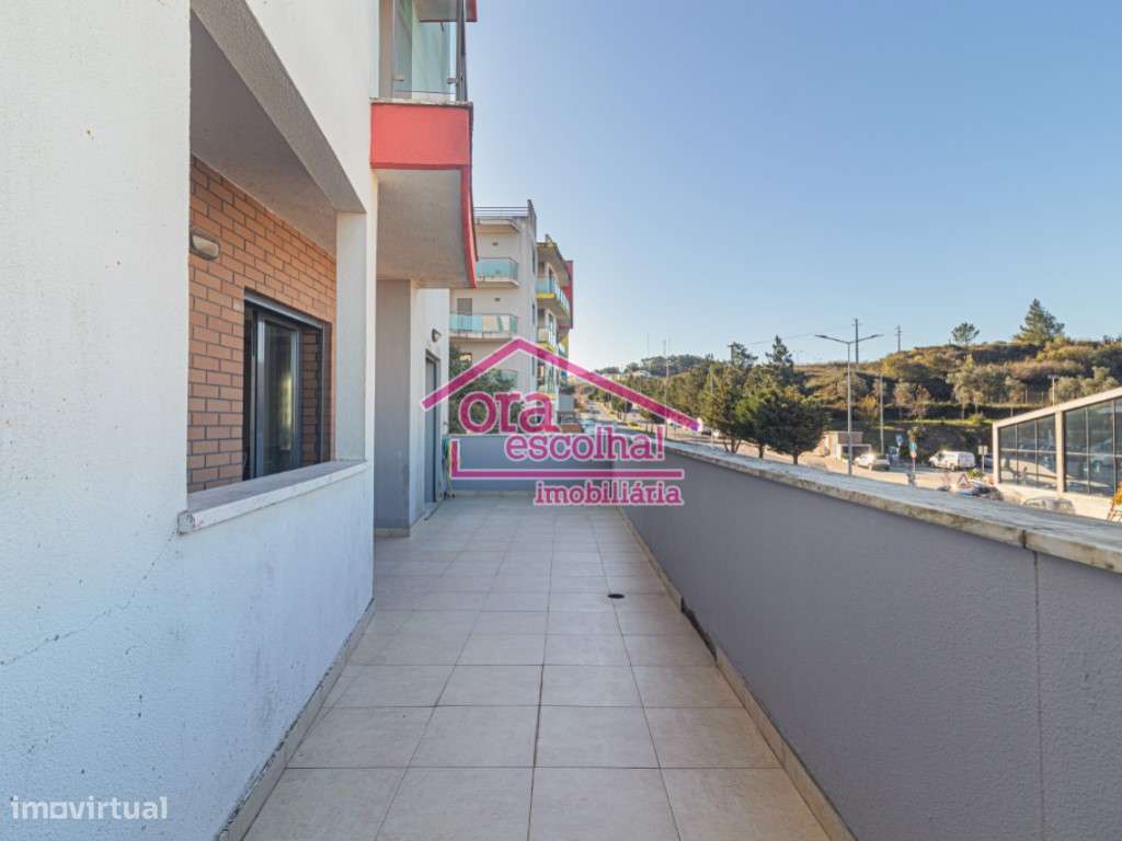 Apartamento T3 com 120 m2, Suíte, Terraço, 2 Parqueamentos na Ramad... - Grande imagem: 5/30