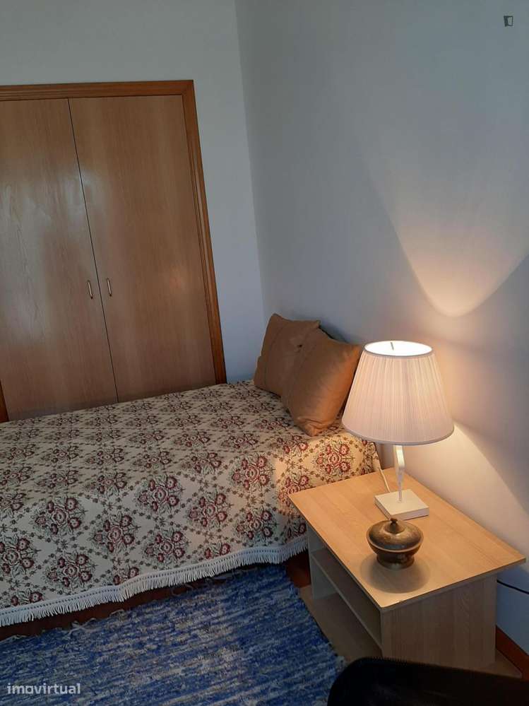 Quarto - localizado em Caparica Lisbon - Grande imagem: 5/6