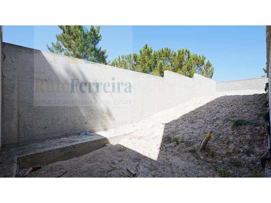 Moradia de design contemporâneo e inovador na Portela da Vila, Torr...-24