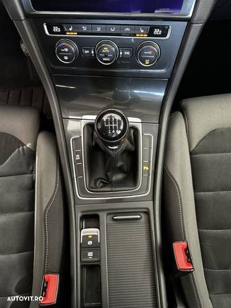 Volkswagen Golf 2.0 TDI (BlueMotion Technology) Comfortline - 21