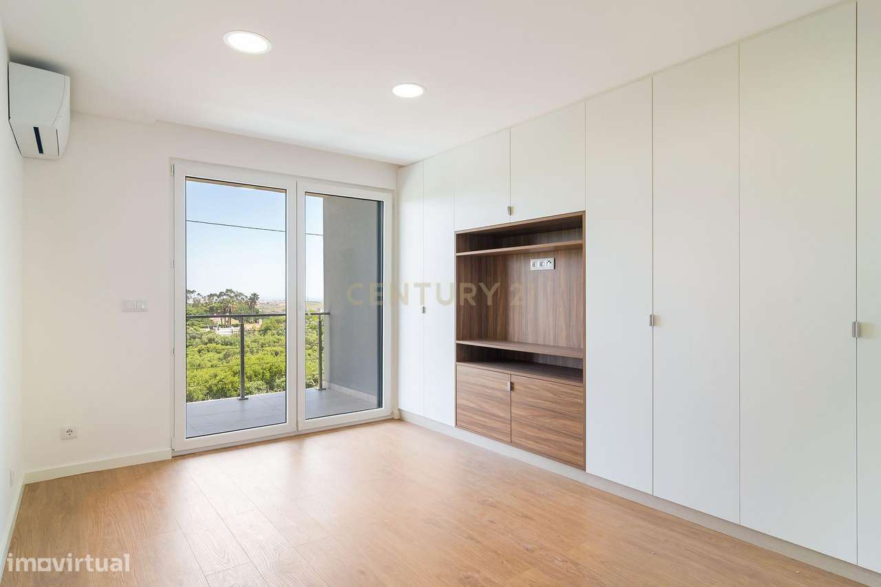 Moradia T4 isolada | Quinta D. Isabel de Abreu com garagem e piscina-27