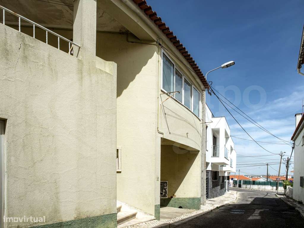 PRÉDIO NO CENTRO DO LINHÓ COM R/C E 1º ANDAR. - Grande imagem: 4/9